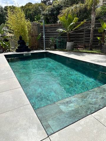 CARRELAGE PISCINE BALI EMERAUDE  CARRELAGE PISCINE PORT-CROS SUR MONTPELLIER ET SAINT JEAN DE VEDAS - 34 - Hérault